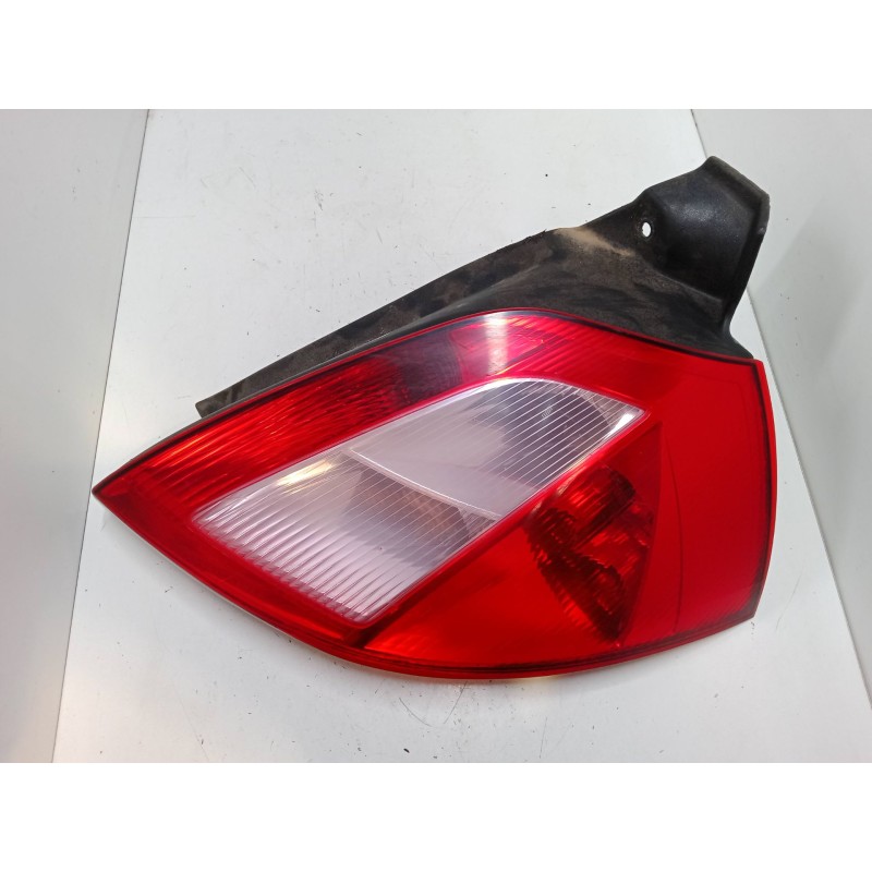 Recambio de piloto trasero derecho para renault megane ii (bm0/1_, cm0/1_) 1.6 16v (bm0c, cm0c) referencia OEM IAM 8200073237  
