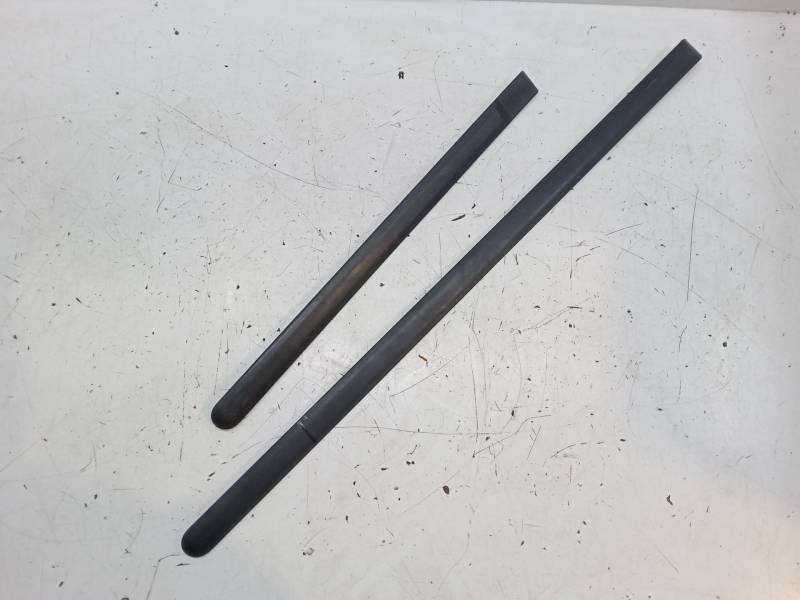 MOLDURA EXTERIOR IZQUIERDA 