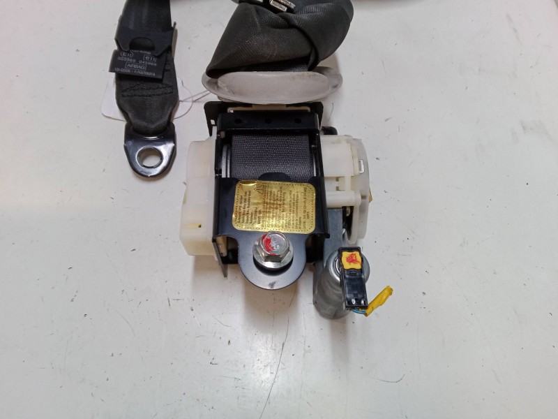 Recambio de cinturon con pretensor delantero derecho para hyundai ix35 (lm, el, elh) 1.7 crdi referencia OEM IAM 888202Y2109P  