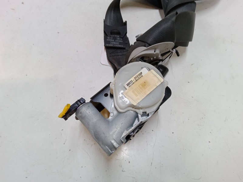 Recambio de cinturon con pretensor delantero derecho para hyundai ix35 (lm, el, elh) 1.7 crdi referencia OEM IAM 888202Y2109P  