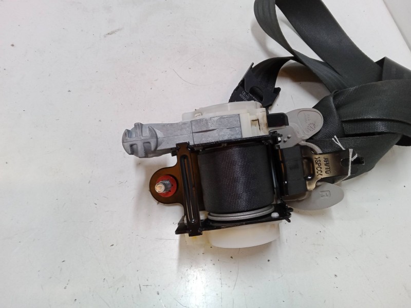 Recambio de cinturon con pretensor delantero derecho para hyundai ix35 (lm, el, elh) 1.7 crdi referencia OEM IAM 888202Y2109P  