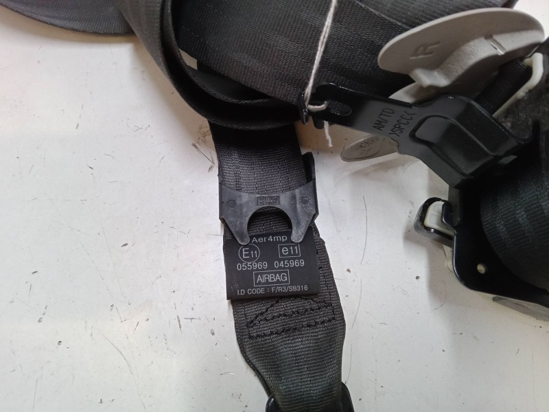 Recambio de cinturon con pretensor delantero derecho para hyundai ix35 (lm, el, elh) 1.7 crdi referencia OEM IAM 888202Y2109P  