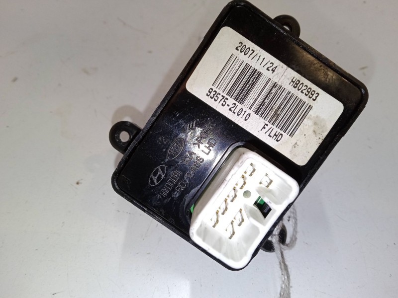 Recambio de mando elevalunas delantero derecho para hyundai i30 (fd) 1.6 crdi referencia OEM IAM 935752L010  