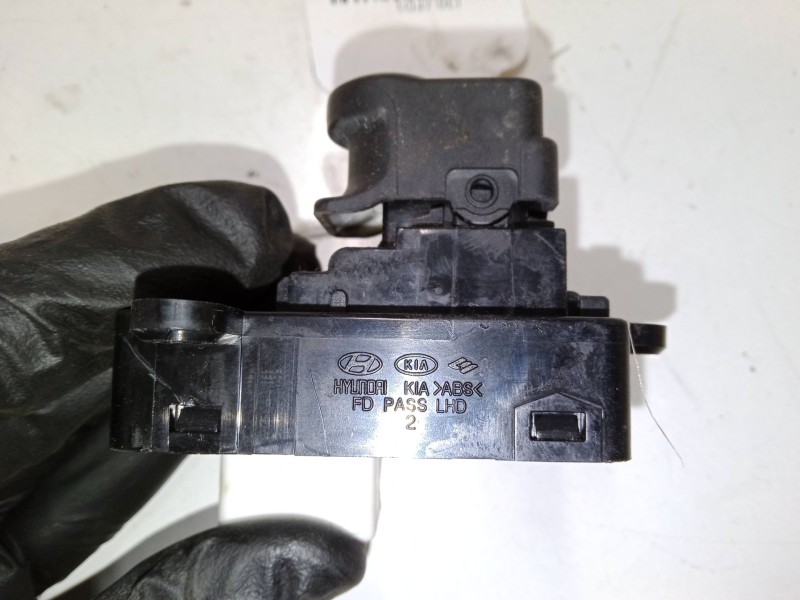 Recambio de mando elevalunas delantero derecho para hyundai i30 (fd) 1.6 crdi referencia OEM IAM 935752L010  