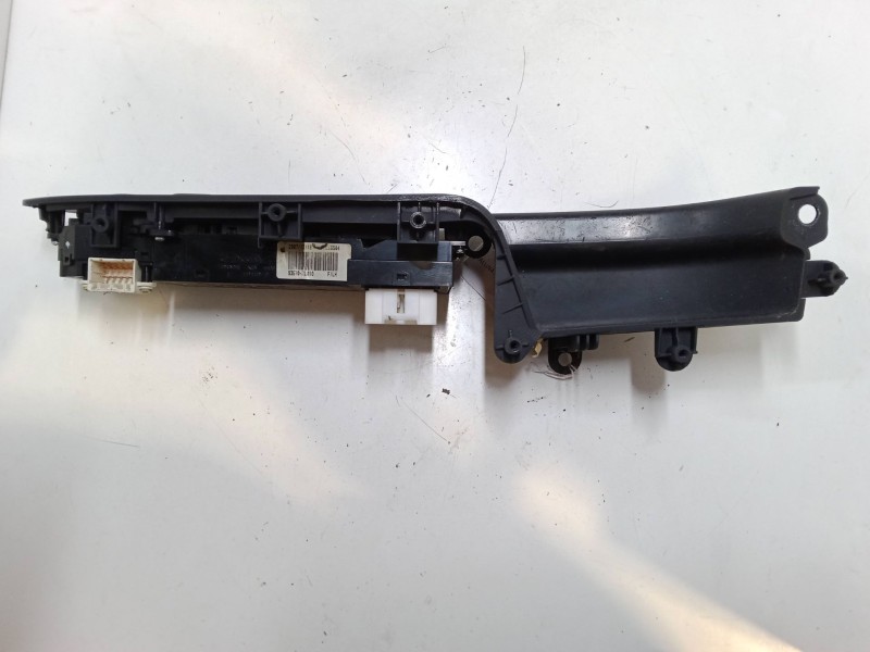 Recambio de mando elevalunas delantero izquierdo para hyundai i30 (fd) 1.6 crdi referencia OEM IAM 935702L010  