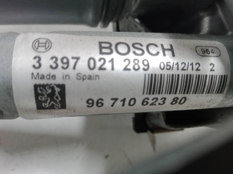 Recambio de motor limpiaparabrisas delantero derecho para peugeot 5008 (0u_, 0e_) 1.6 hdi referencia OEM IAM 9671062380  3397021