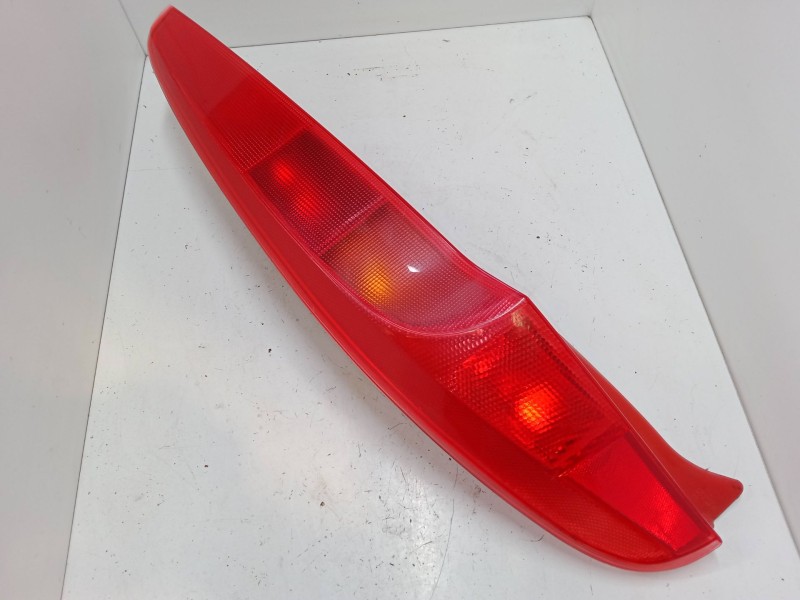 Recambio de piloto trasero izquierdo para fiat punto (188_) 1.2 16v 80 (188.233, .235, .253, .255, .333, .353, .639,... referenc