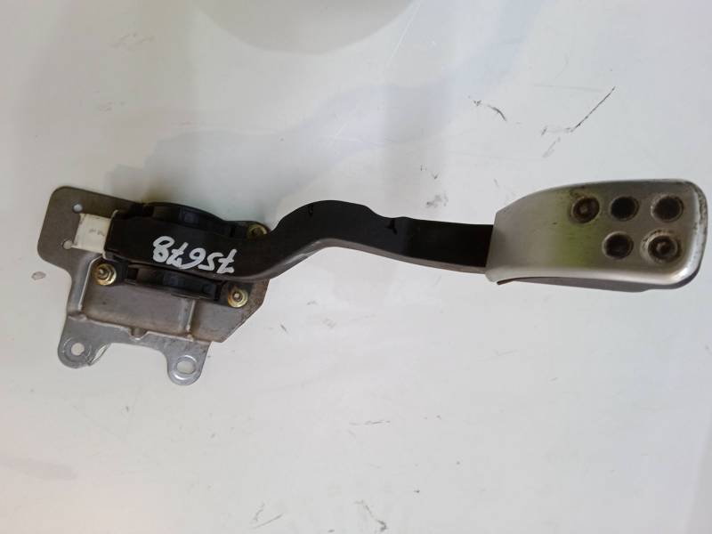 PEDAL ACELERADOR 