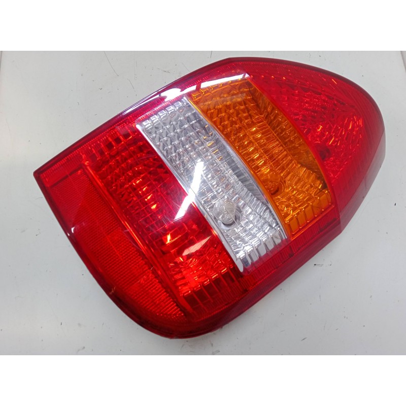 Recambio de piloto trasero derecho para opel zafira a monospace (t98) 2.0 dti 16v (f75) referencia OEM IAM   