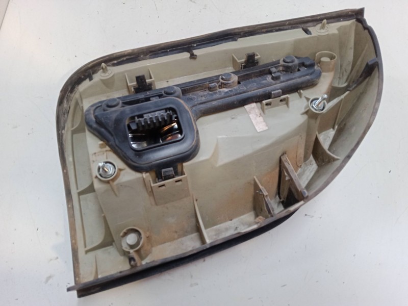 Recambio de piloto trasero derecho para opel zafira a monospace (t98) 2.0 dti 16v (f75) referencia OEM IAM   