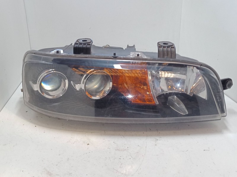 Recambio de faro derecho para fiat punto (188_) 1.2 16v 80 (188.233, .235, .253, .255, .333, .353, .639,... referencia OEM IAM  