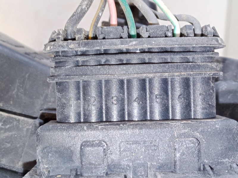 Recambio de faro derecho para fiat punto (188_) 1.2 16v 80 (188.233, .235, .253, .255, .333, .353, .639,... referencia OEM IAM  