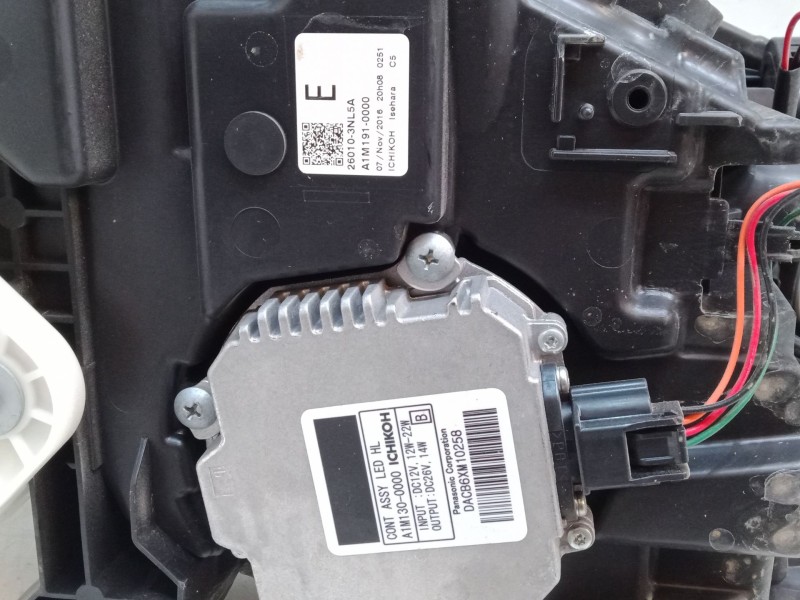 Recambio de faro derecho xenon para nissan leaf (ze0) electric referencia OEM IAM 260103NL5A  1M1300000