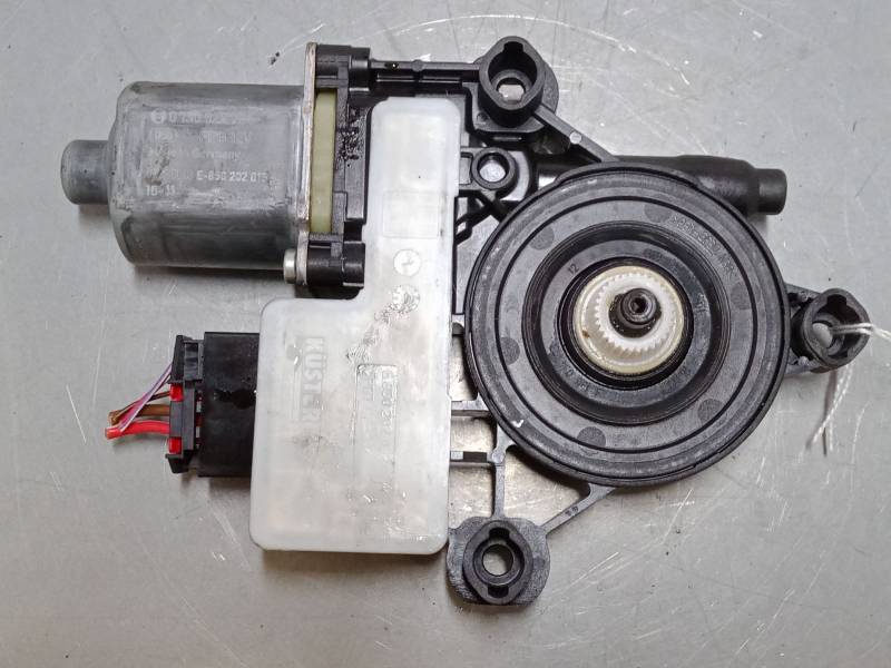 MOTOR LIMPIA TRASERO 