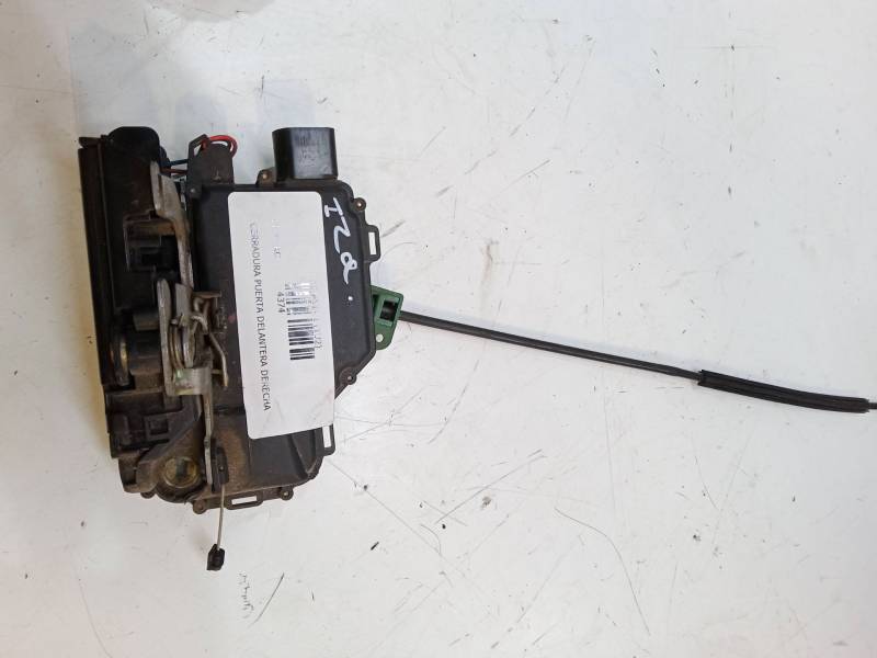 CERRADURA PUERTA DELANTERA DERECHA 