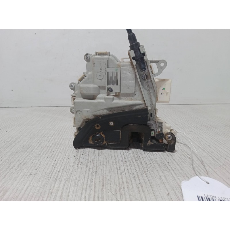 Recambio de cerradura puerta delantera izquierda para seat leon (1p1) 1.6 tdi referencia OEM IAM 1p0839015D  