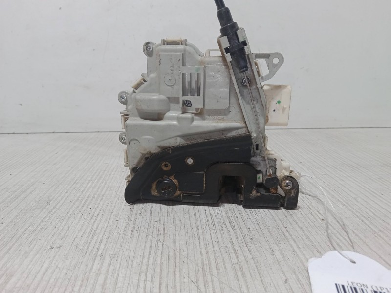 Recambio de cerradura puerta delantera izquierda para seat leon (1p1) 1.6 tdi referencia OEM IAM 1p0839015D  