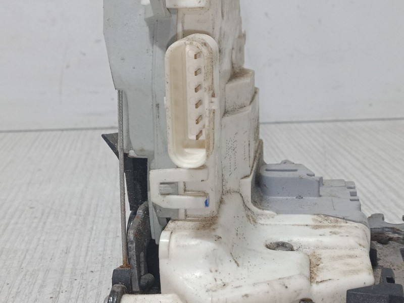 Recambio de cerradura puerta delantera izquierda para seat leon (1p1) 1.6 tdi referencia OEM IAM 1p0839015D  