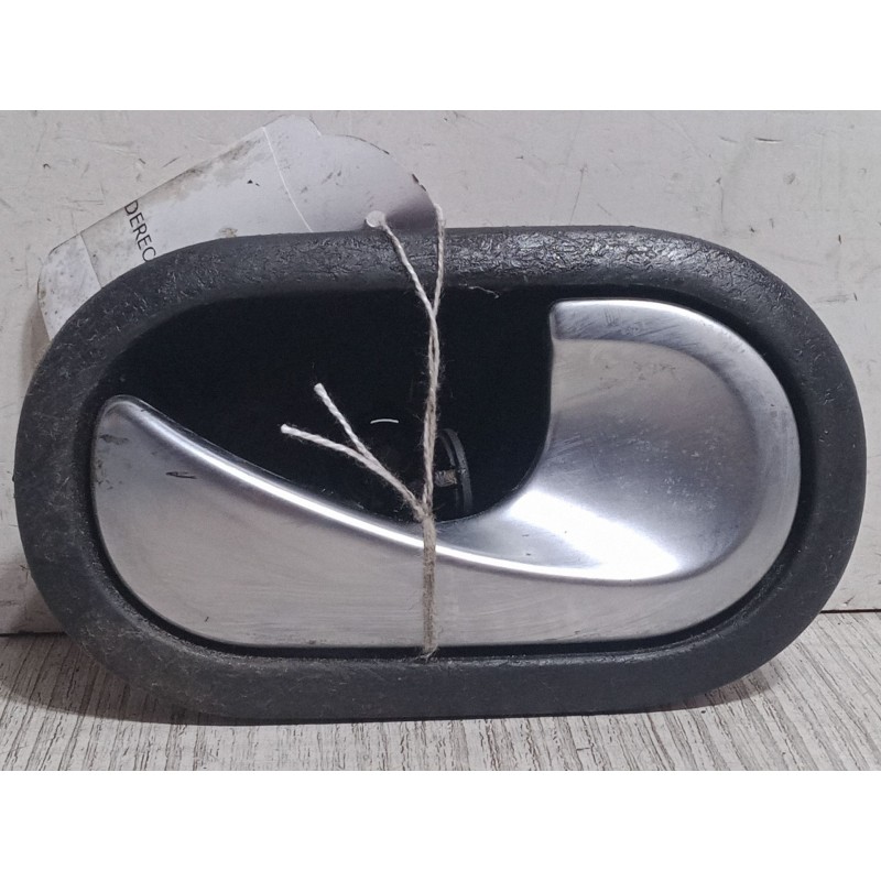 Recambio de maneta interior puerta trasera derecha para renault scénic ii (jm0/1_) 1.5 dci (jm1e, jm16) referencia OEM IAM   