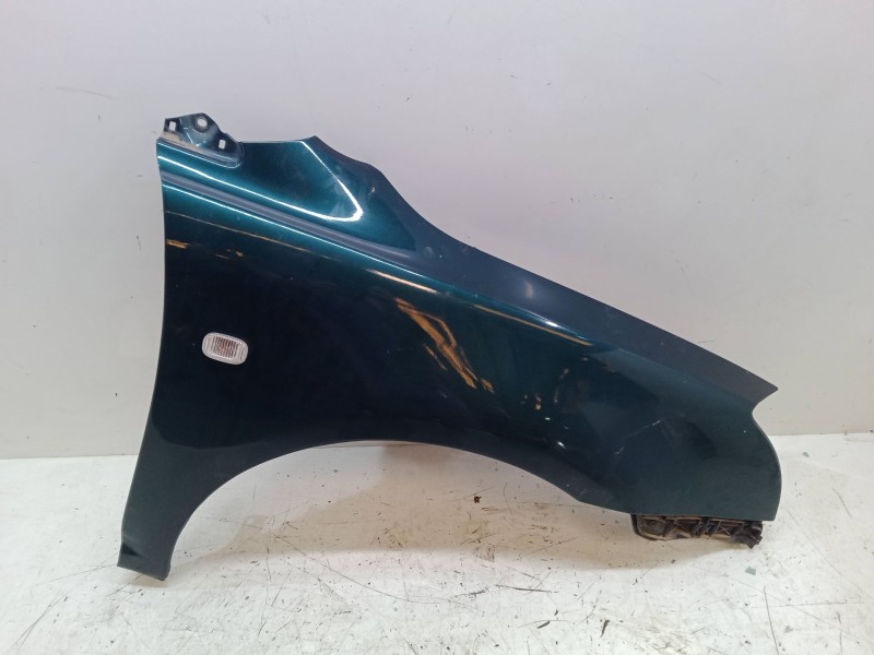 Recambio de aleta delantera derecha para toyota avensis sedán (_t25_) 2.0 (azt250_) referencia OEM IAM   