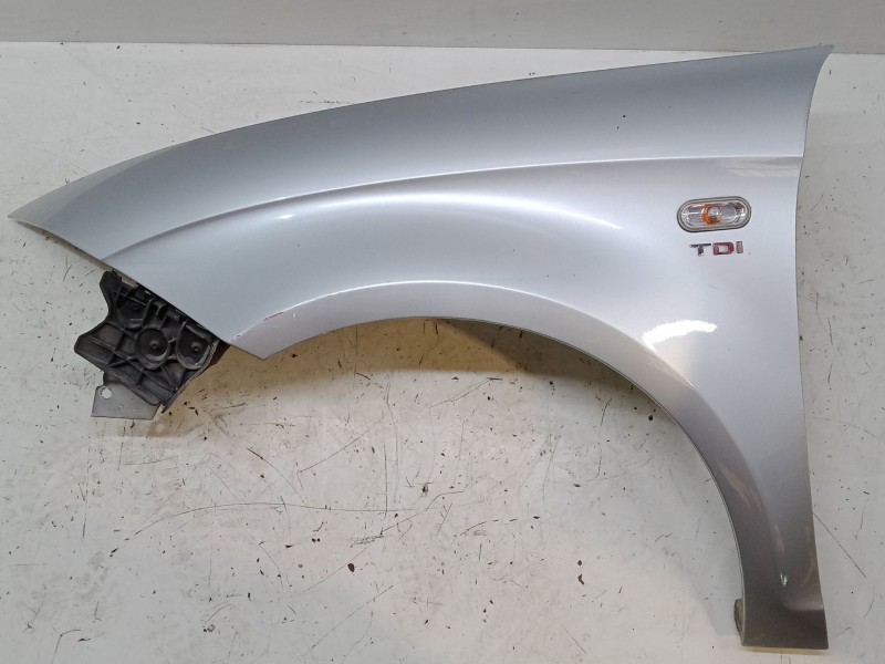 Recambio de aleta delantera izquierda para seat toledo iii (5p2) 2.0 tdi 16v referencia OEM IAM   