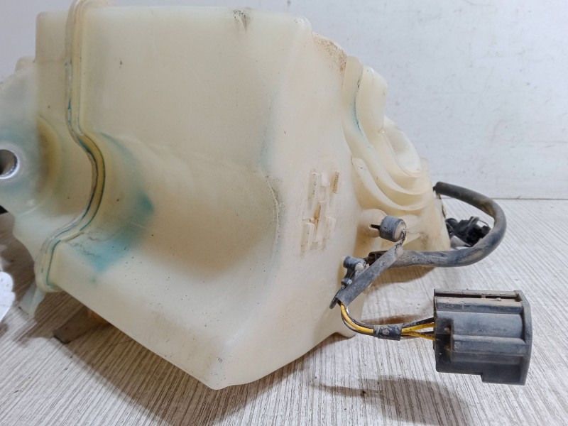 Recambio de botella liquido limpiaparabrisas para volvo v70 ii (285) d5 referencia OEM IAM   