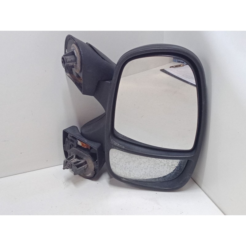 Recambio de retrovisor derecho para renault trafic ii furgoneta (fl) 1.9 dci 80 (fl0b) referencia OEM IAM   