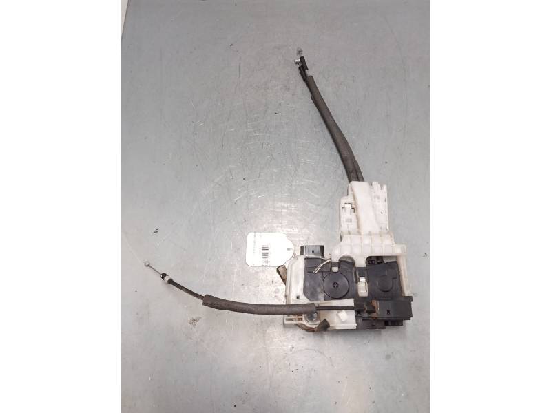 CERRADURA PUERTA DELANTERA DERECHA A13202Y000 