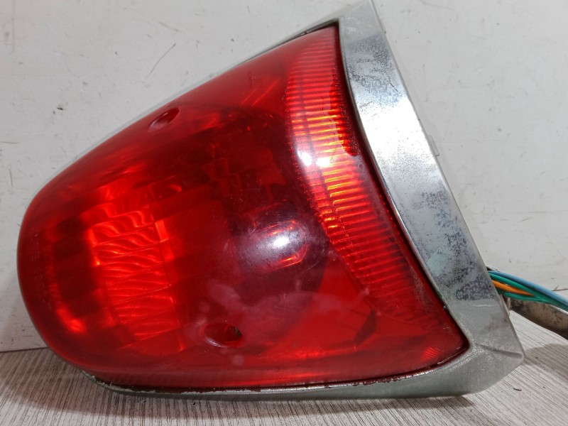 Recambio de piloto trasero central para sym fiddle fiddle iii 125 (xa12w) referencia OEM IAM   