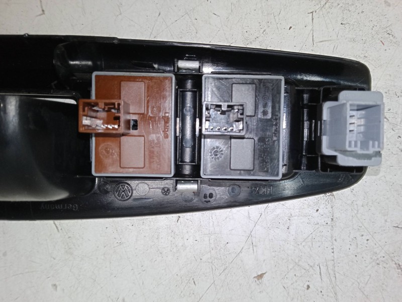 Recambio de mando elevalunas delantero izquierdo para volkswagen polo (9n_, 9a_) 1.2 referencia OEM IAM   