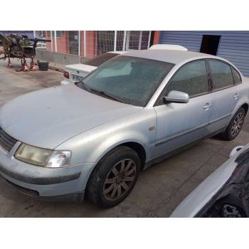 VOLKSWAGEN PASSAT B5 (3B2) de desguace