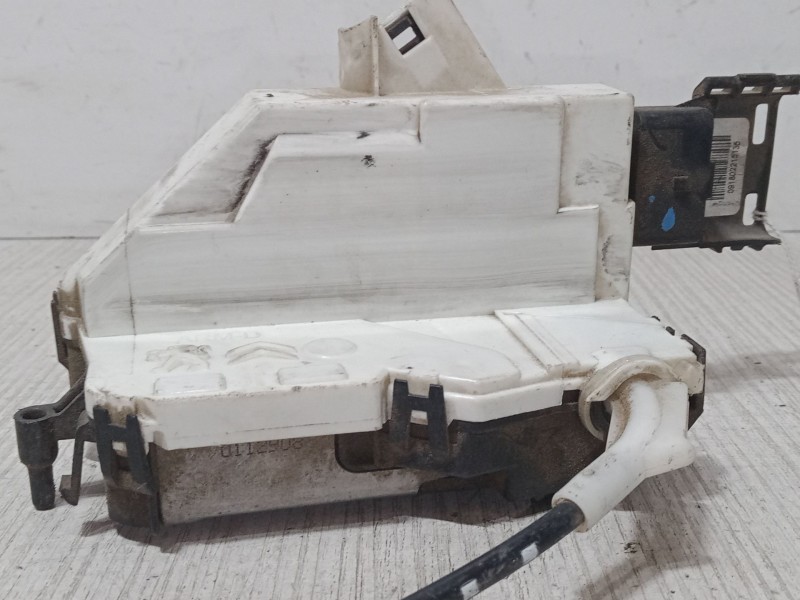 Recambio de cerradura puerta delantera derecha para peugeot partner furgoneta/monovolumen 1.6 hdi 16v referencia OEM IAM A01454  Recambio de cerradura puerta delantera derecha para peugeot partner furgoneta/monovolumen 1.6 hdi 16v referencia OEM IAM A01454