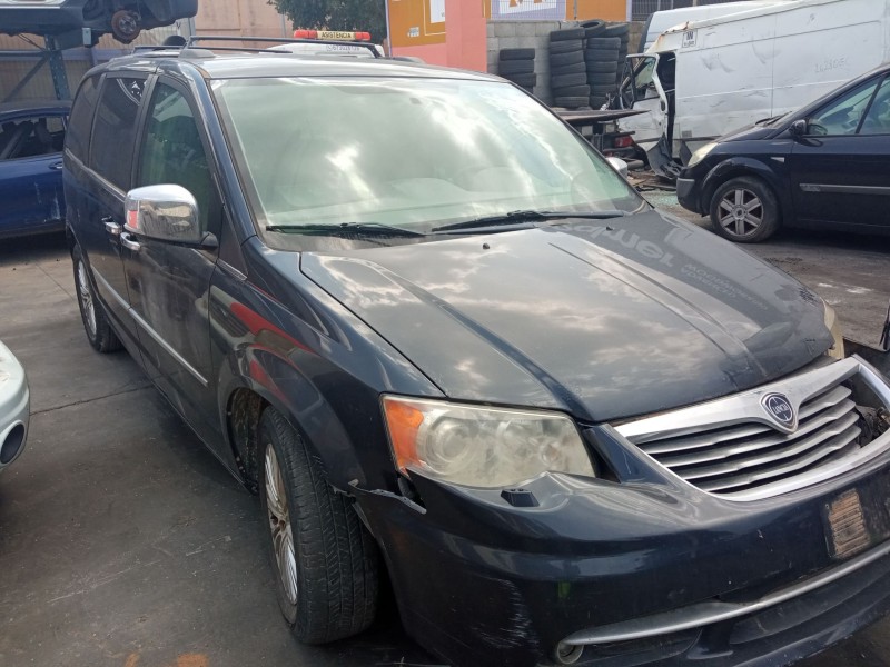 lancia voyager monospace (404_) del año 2013