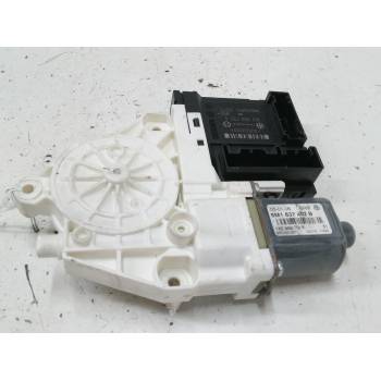 MOTOR ELEVALUNA DELANTERO DERECHO 