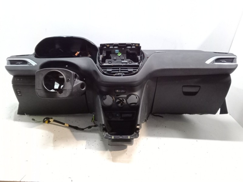 Recambio de salpicadero para peugeot 2008 i (cu_) 1.2 vti referencia OEM IAM   