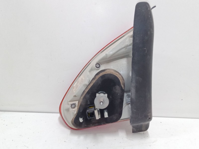 Recambio de piloto trasero porton izquierdo para peugeot 2008 i (cu_) 1.2 vti referencia OEM IAM 9678074480  