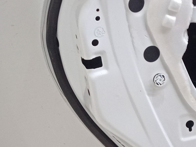 Recambio de puerta trasera izquierda para peugeot 2008 i (cu_) 1.2 vti referencia OEM IAM   