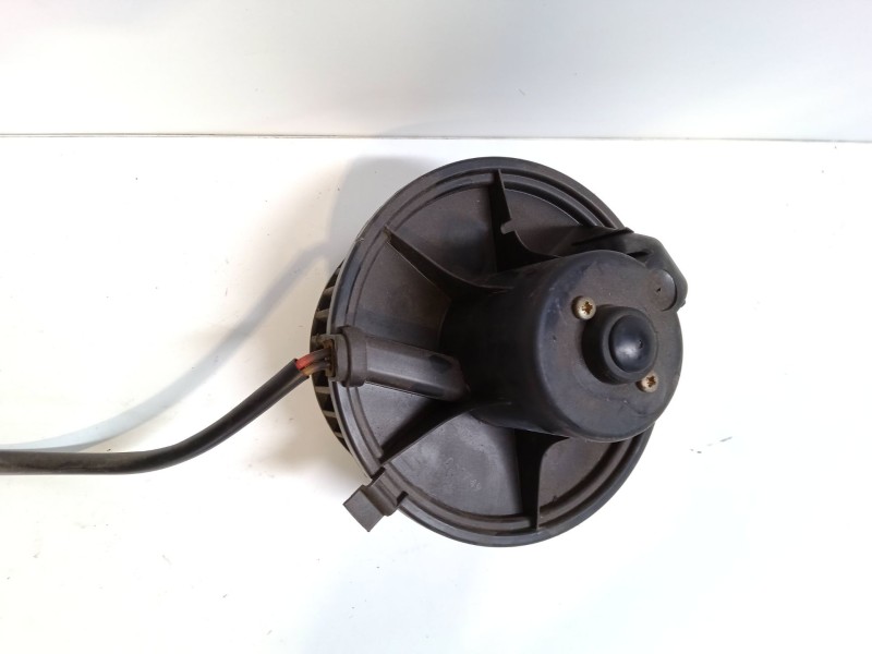 Recambio de motor calefaccion para volkswagen transporter t4 furgoneta (70a, 70h, 7da, 7dh) 2.5 referencia OEM IAM    Recambio de motor calefaccion para volkswagen transporter t4 furgoneta (70a, 70h, 7da, 7dh) 2.5 referencia OEM IAM