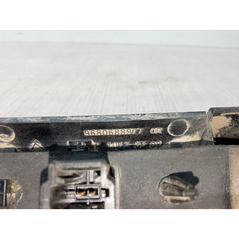 Recambio de maneta exterior porton para citroën c3 ii (sc_) 1.4 hdi 70 (sc8hzc, sc8hr0, sc8hp4) referencia OEM IAM 9680688977OR 