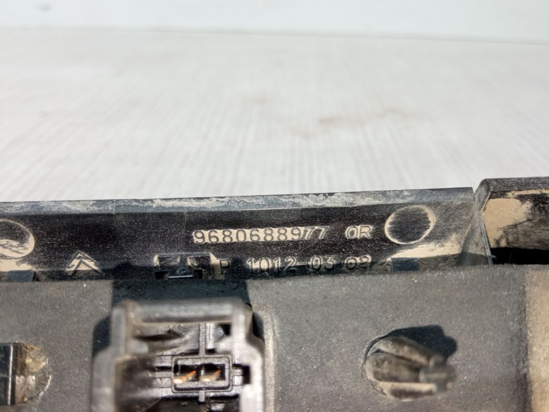 Recambio de maneta exterior porton para citroën c3 ii (sc_) 1.4 hdi 70 (sc8hzc, sc8hr0, sc8hp4) referencia OEM IAM 9680688977OR 