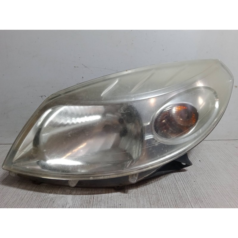 Recambio de faro izquierdo para dacia sandero 1.4 (bs0c, bs0a, bs0g, bs1f, bs0e) referencia OEM IAM 8200733878  