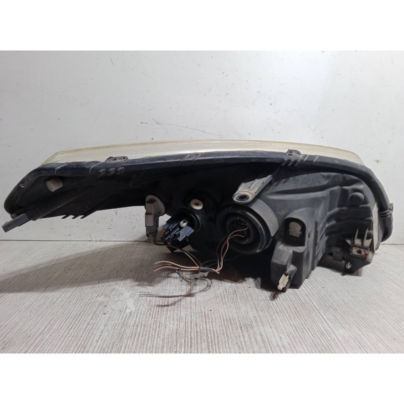 Recambio de faro izquierdo para dacia sandero 1.4 (bs0c, bs0a, bs0g, bs1f, bs0e) referencia OEM IAM 8200733878  