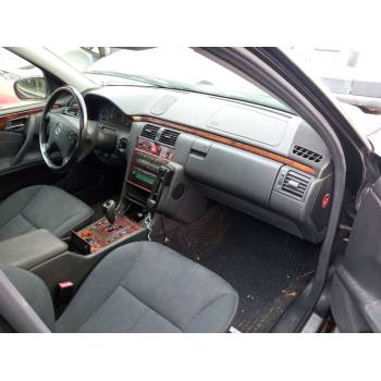 MERCEDES-BENZ CLASE E (W210)