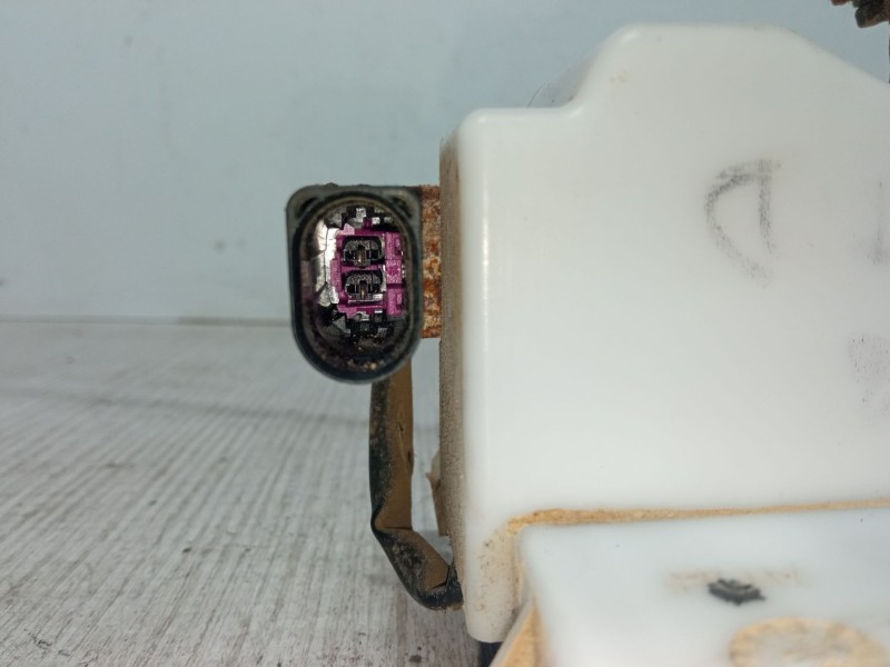 Recambio de cerradura puerta trasera derecha para seat ibiza ii (6k1) 1.4 i referencia OEM IAM ZSB6K4839015G  