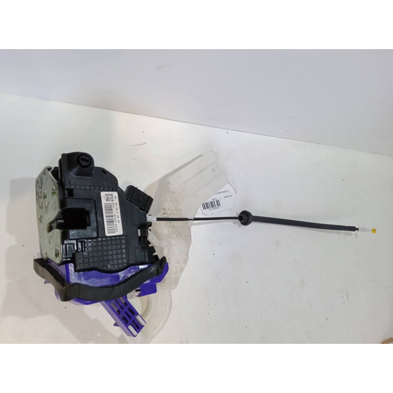 Recambio de cerradura puerta trasera derecha para kia carens iv 1.6 gdi referencia OEM IAM 81420-A4030  