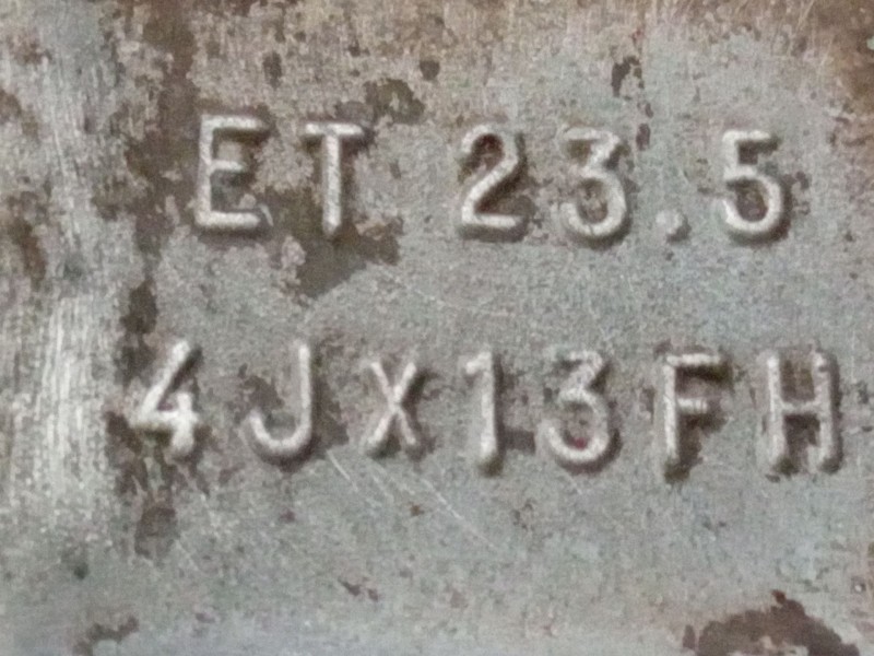 Recambio de llanta aluminio 13´´ para microcar due 0.5 referencia OEM IAM 4Jx13FHET23.5  