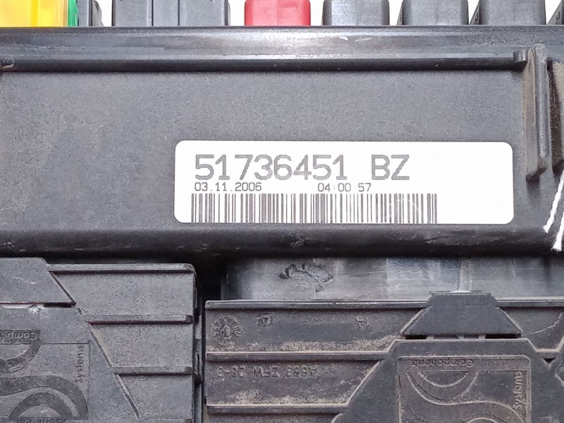 Recambio de caja reles / fusibles para fiat grande punto van (199_) 1.4 (199cxb1a, 199dxb1a) referencia OEM IAM 51736451BZ  