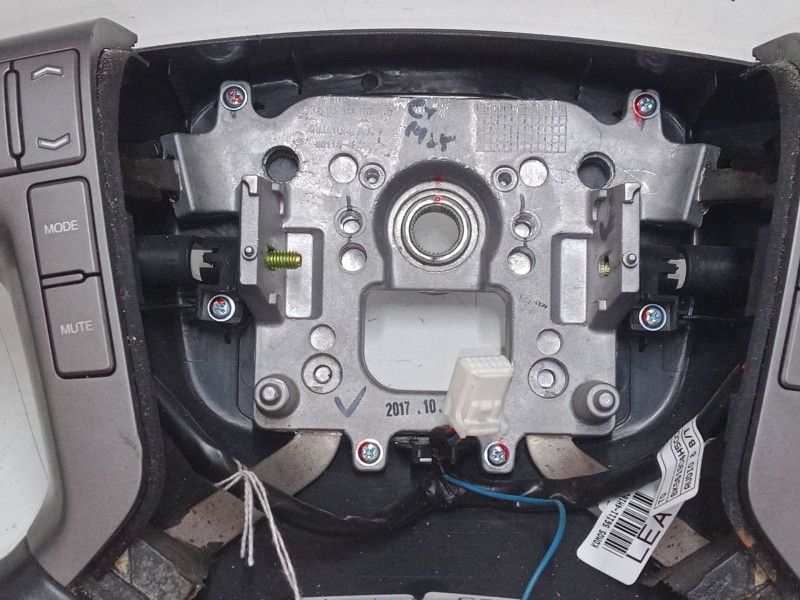 Recambio de volante multifincion para hyundai i800 se crdi auto euro6 a51az1 referencia OEM IAM   