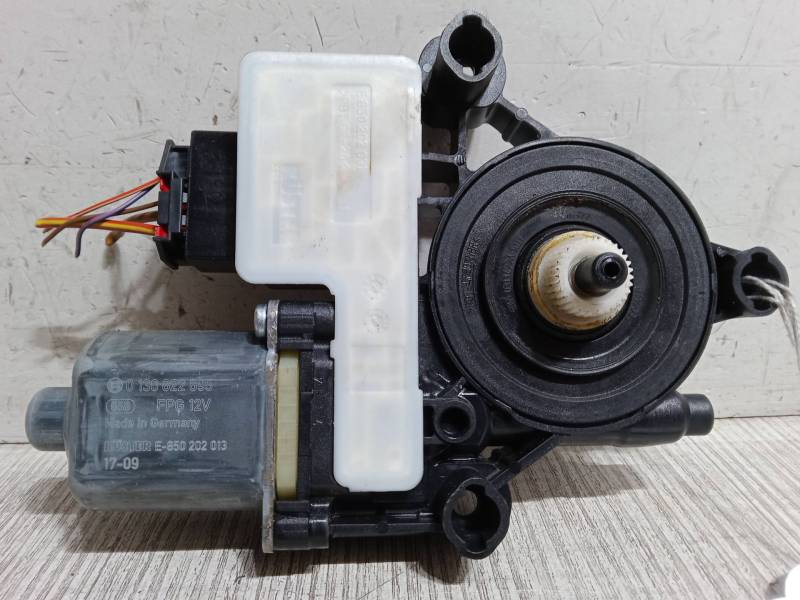 MOTOR ELEVALUNA TRASERO IZQUIERDO 5Q0959811D 