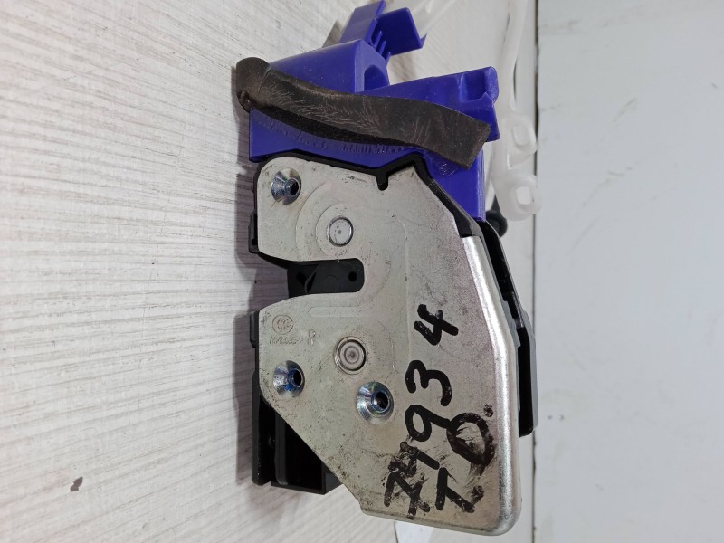 Recambio de cerradura puerta trasera derecha para kia carens iv 1.6 gdi referencia OEM IAM 81420-A4030  